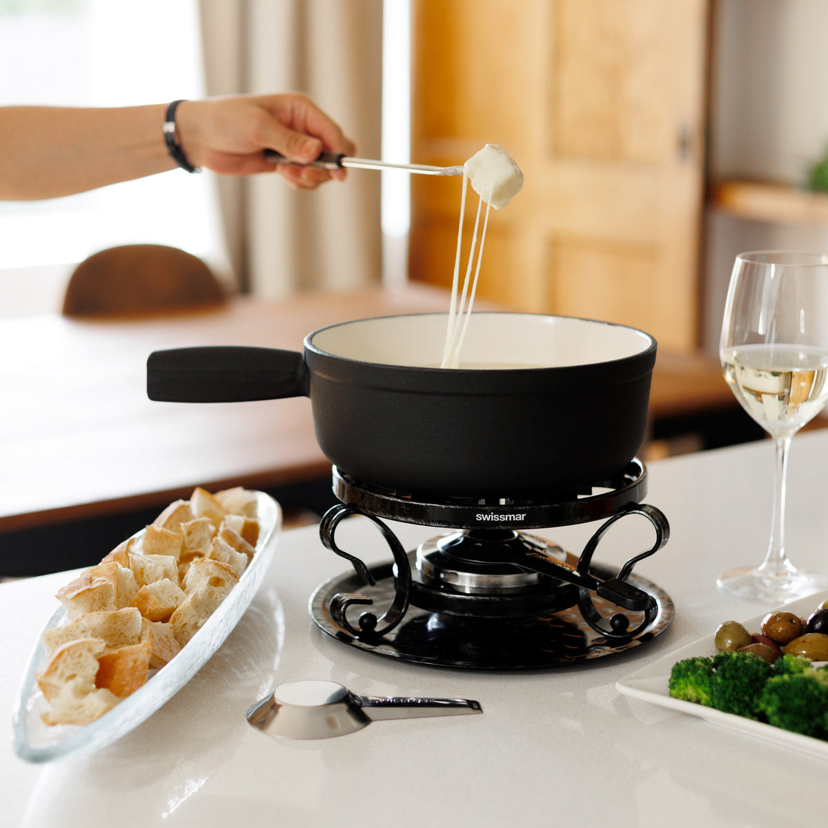 Swissmar 9-Piece Lugano Fondue Set, Matte Black